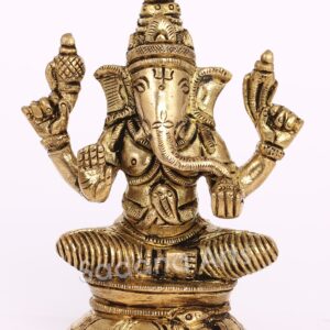 Sitting vinayagar