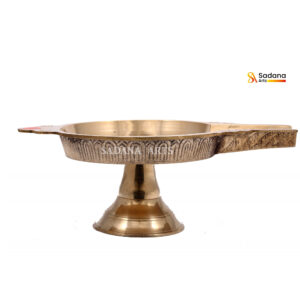 Abhiskha stand With Leg medium