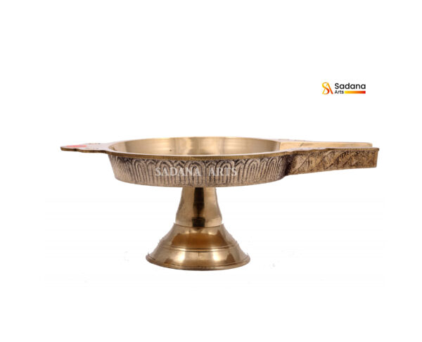 Abhiskha stand With Leg medium