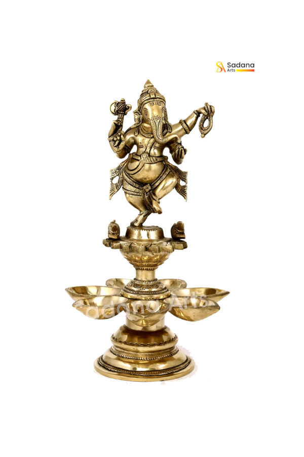 Five Face big Deepam At the Top Vinayagar-Sr106