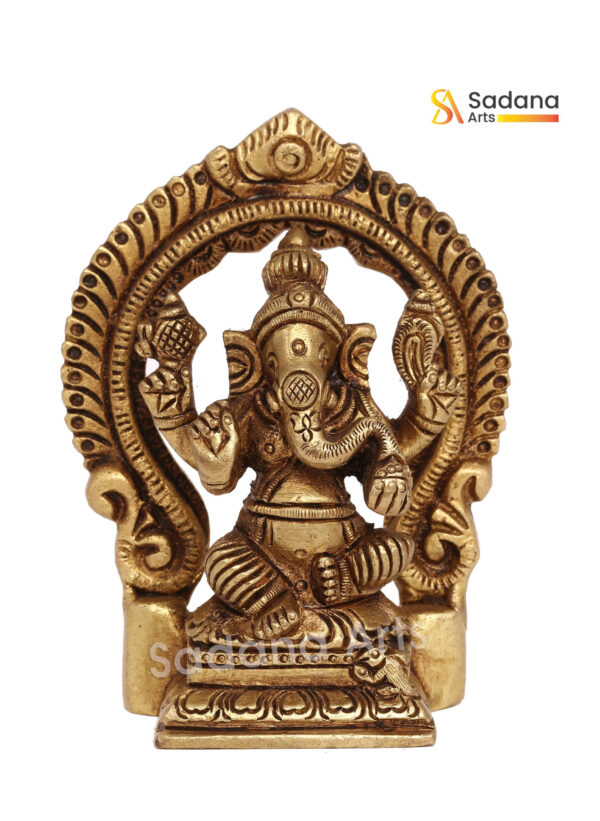 Small Vinayagar with Prabhi
