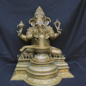 Vinayagar with sivalingam